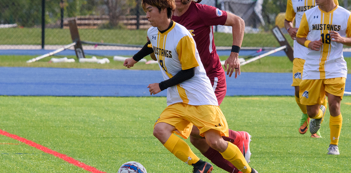 League-leading Eagles slip past Mustangs