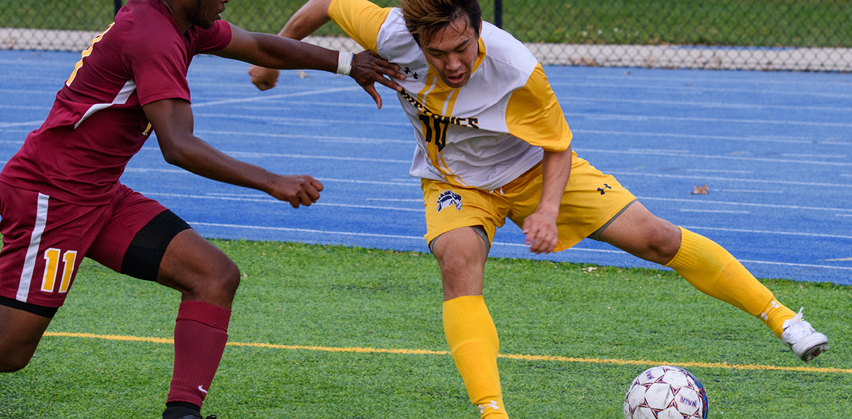 Sasaki leads Mustangs over Wildcats