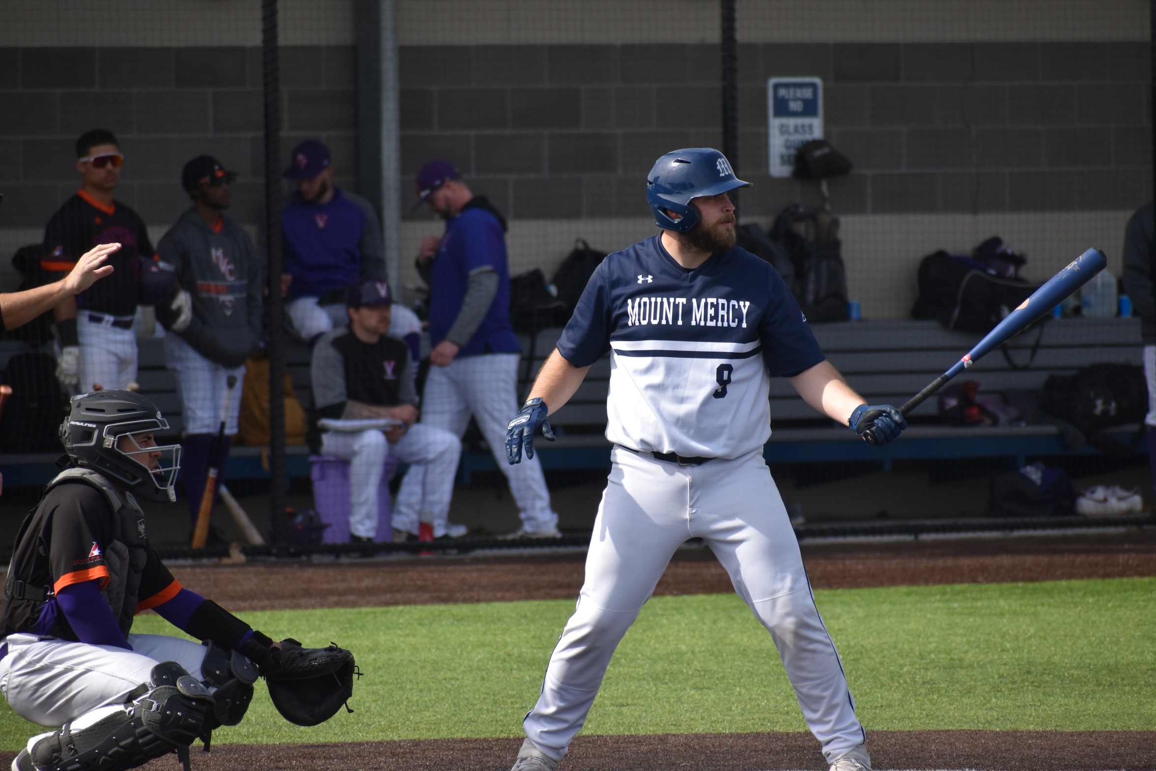 Mustangs split non-conference contests