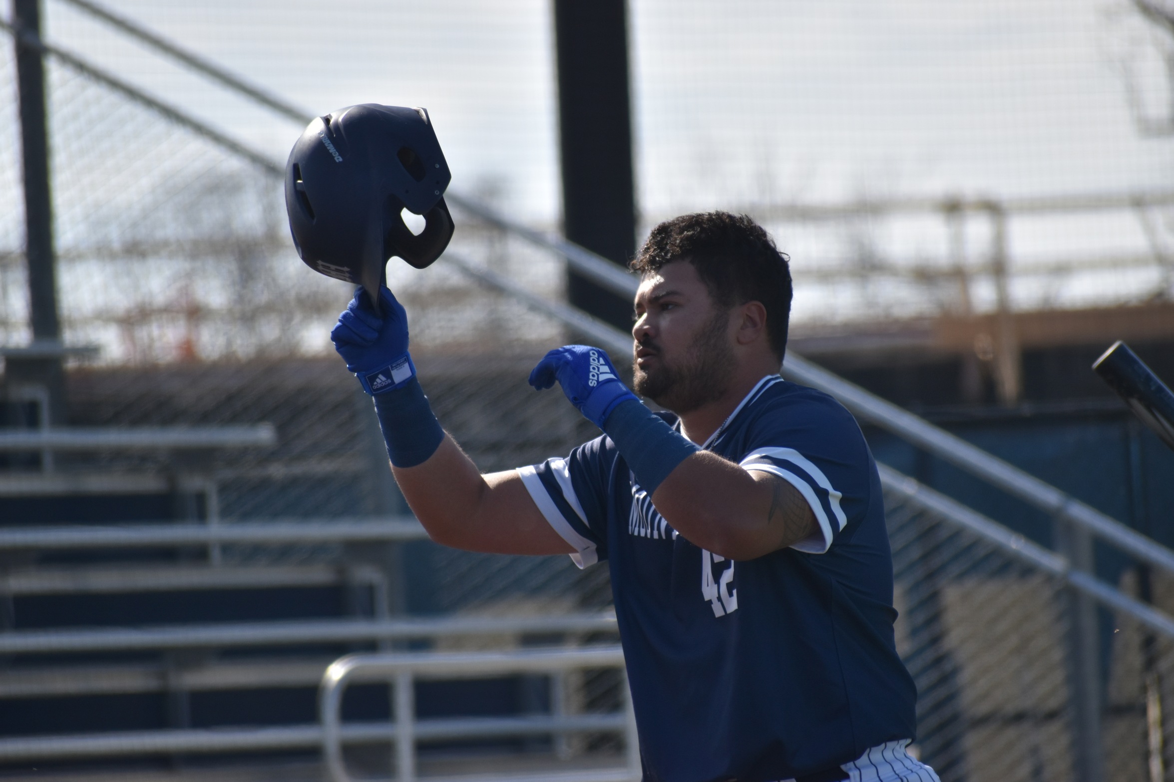 Mustangs split Thursday night, win series with Bobcats