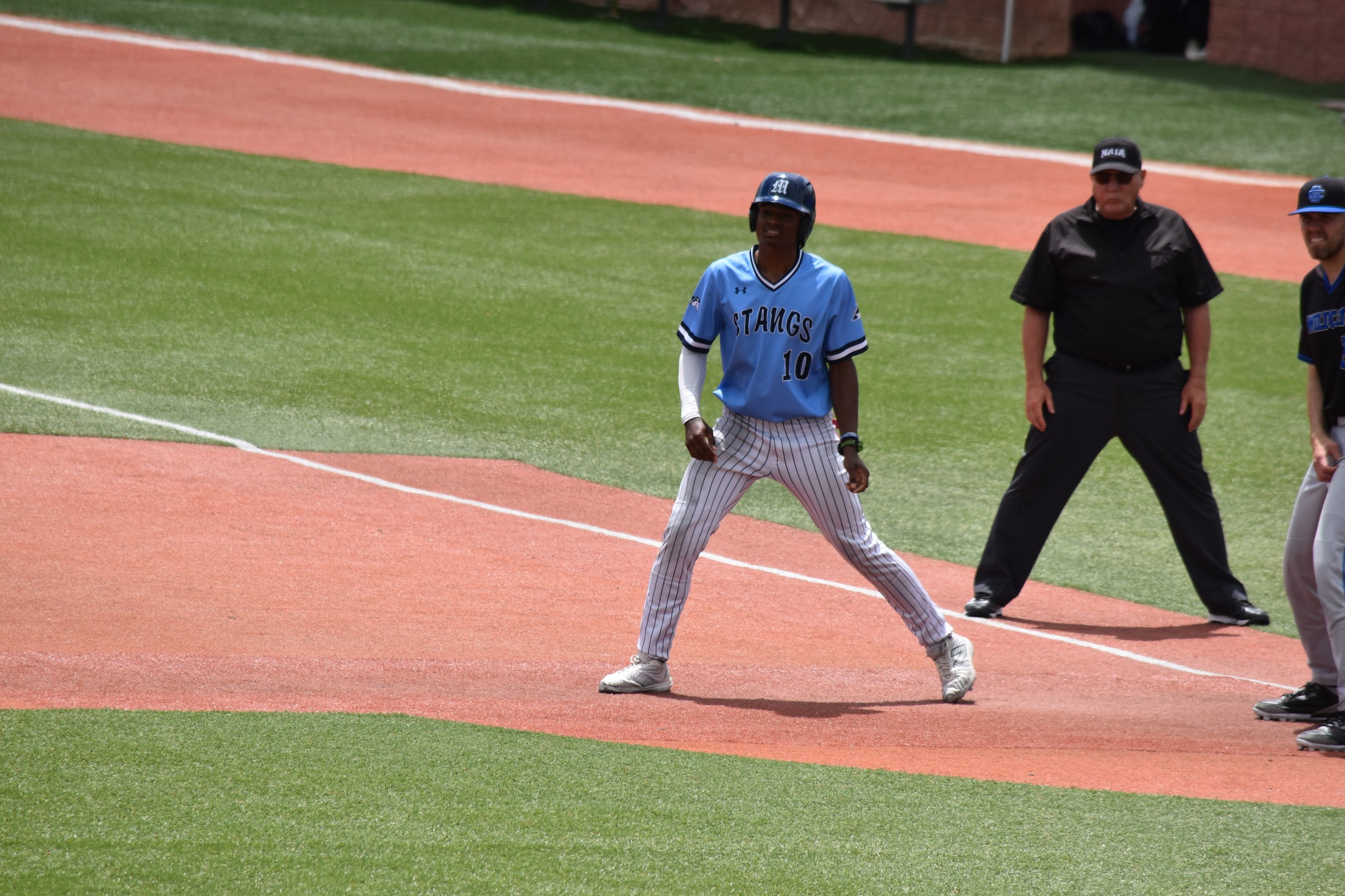 Mustangs Fall in Opening Doubleheader with Morningside