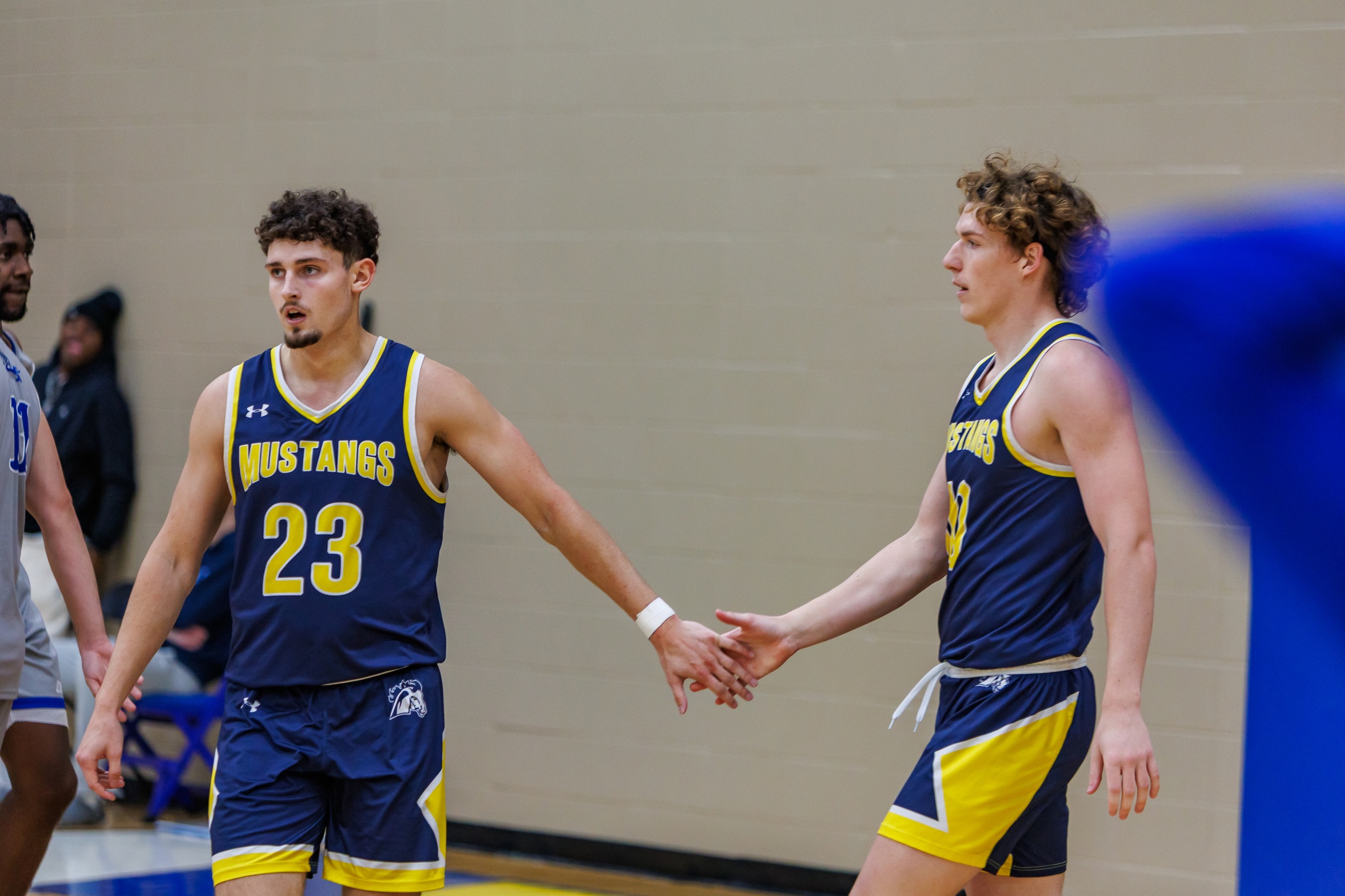 Mustangs Comeback Not Enough to Stop Red Hot Statesmen