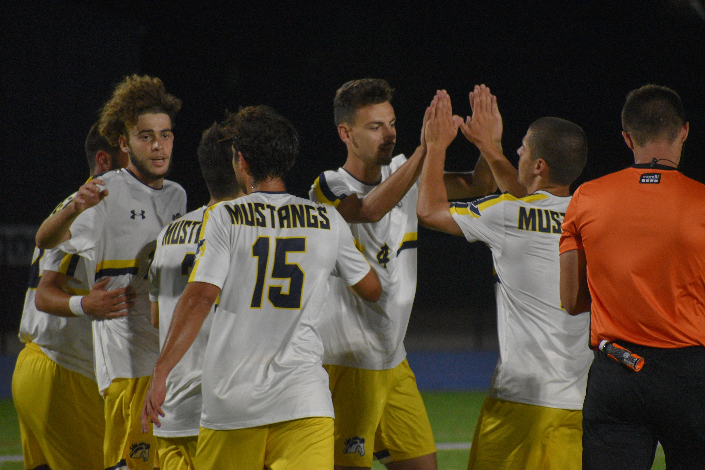 Mustangs take over, defeat Warriors