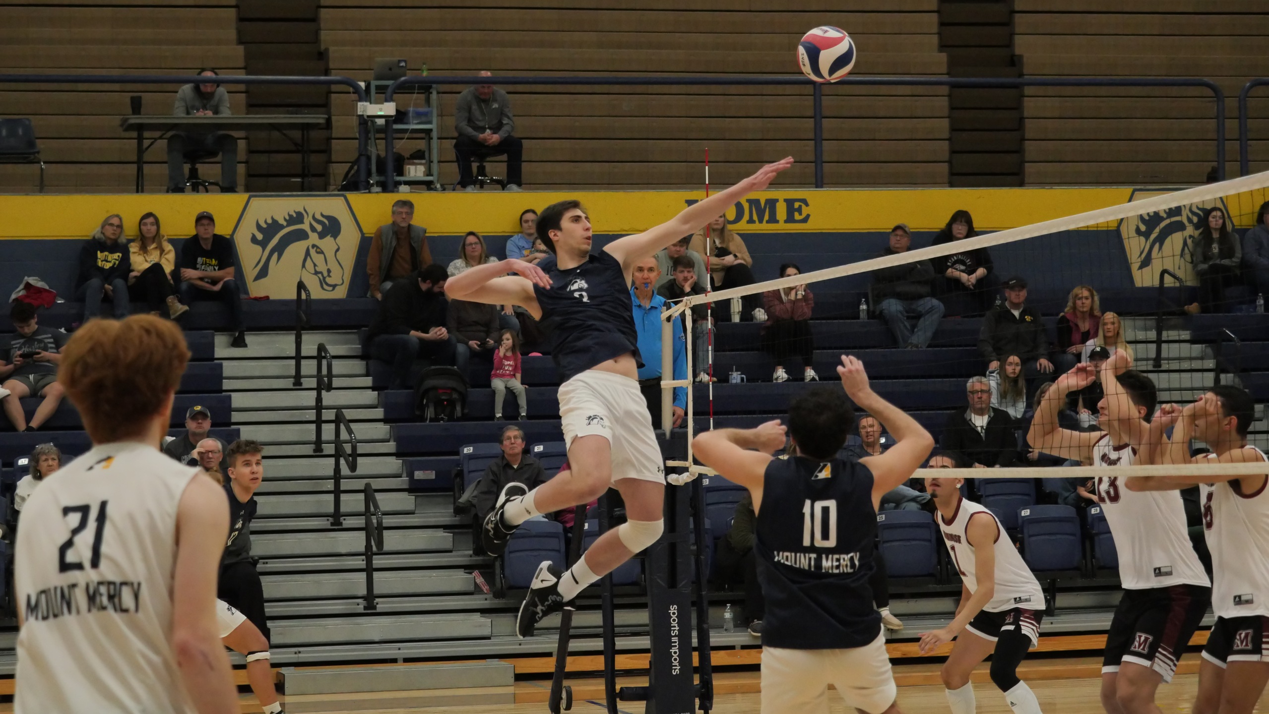 Men's volleyball sweeps Morningside