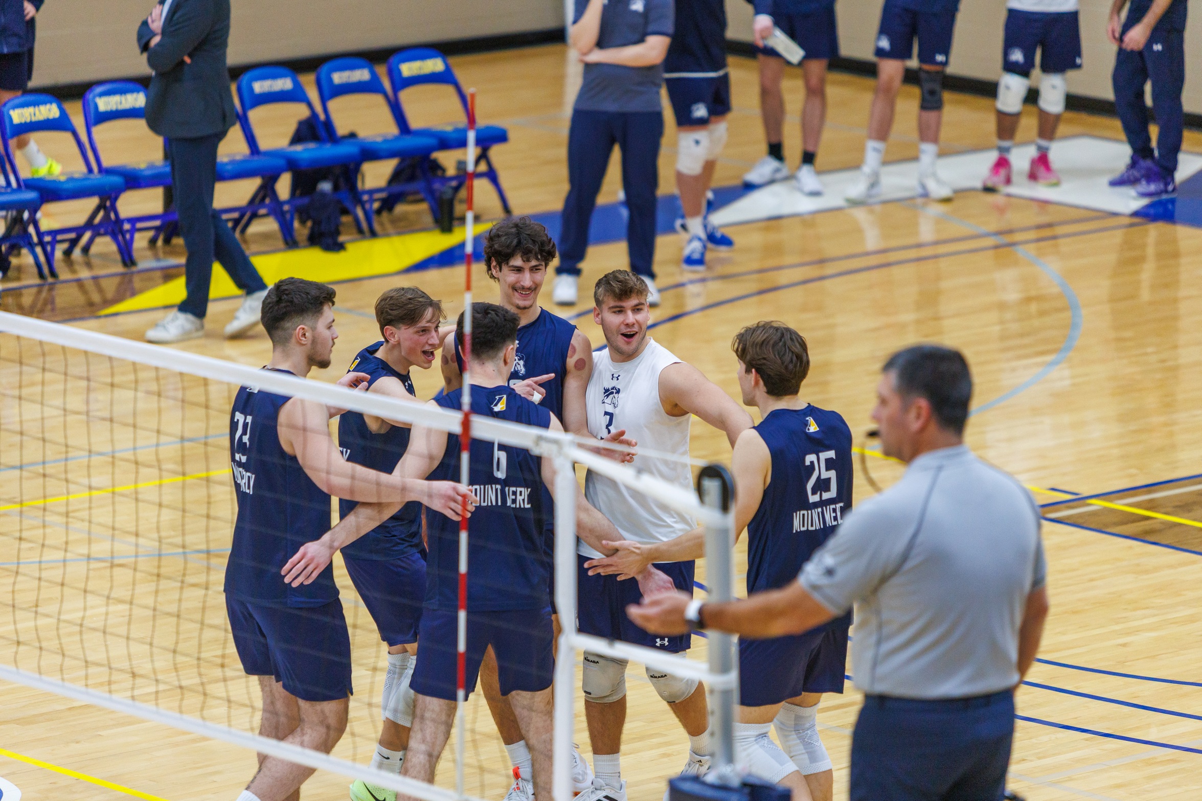 Mustangs Sweep Vikings to Extend Unbeaten Streak