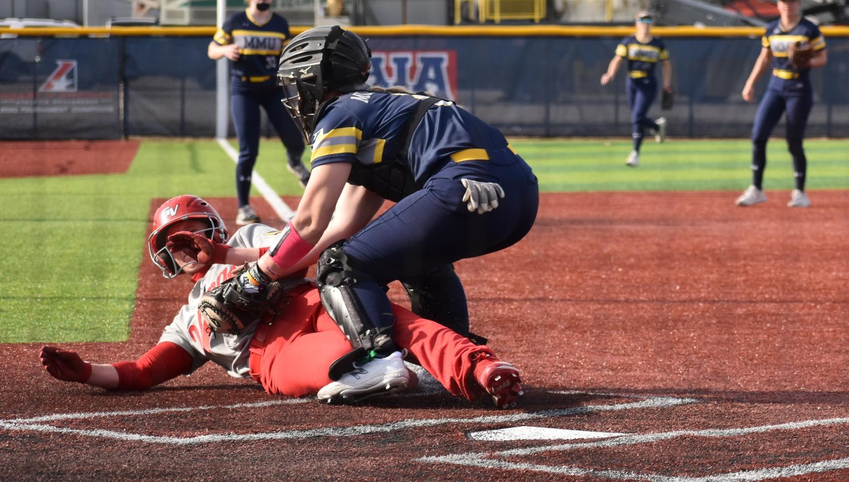 Mustangs sweep Statesmen, fall to Vikings
