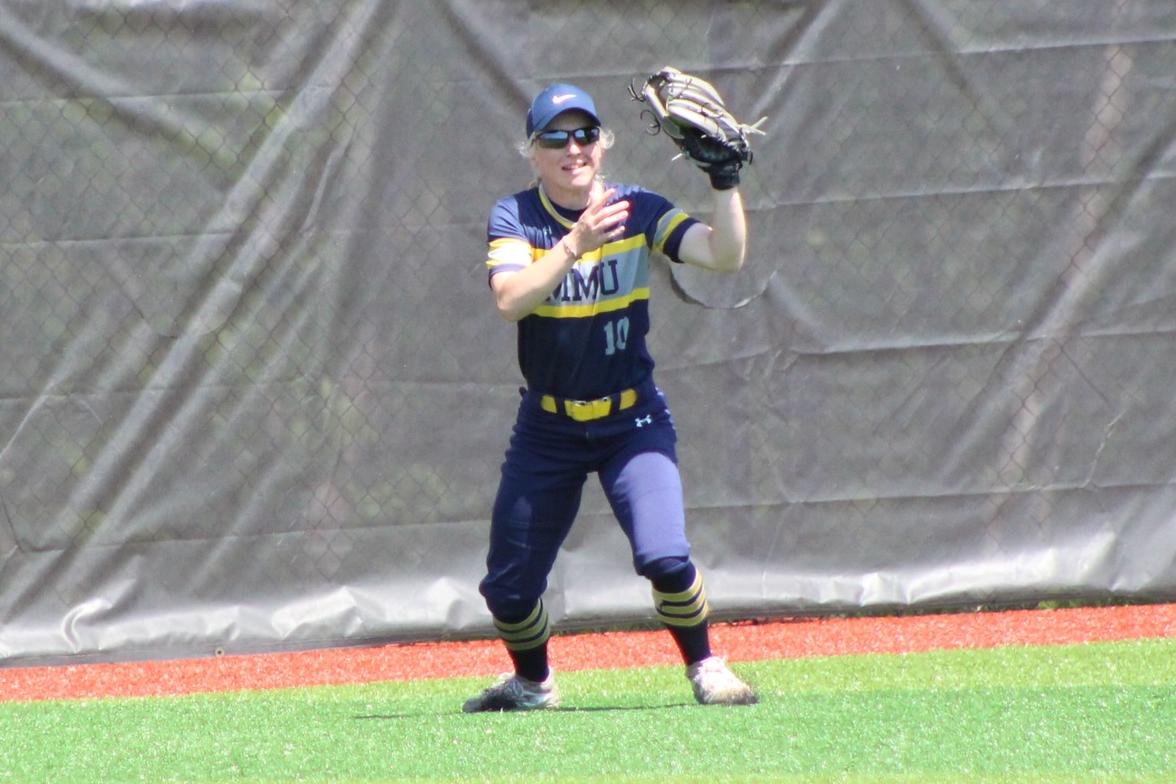 Mustangs split with Defenders, Raiders on opening weekend