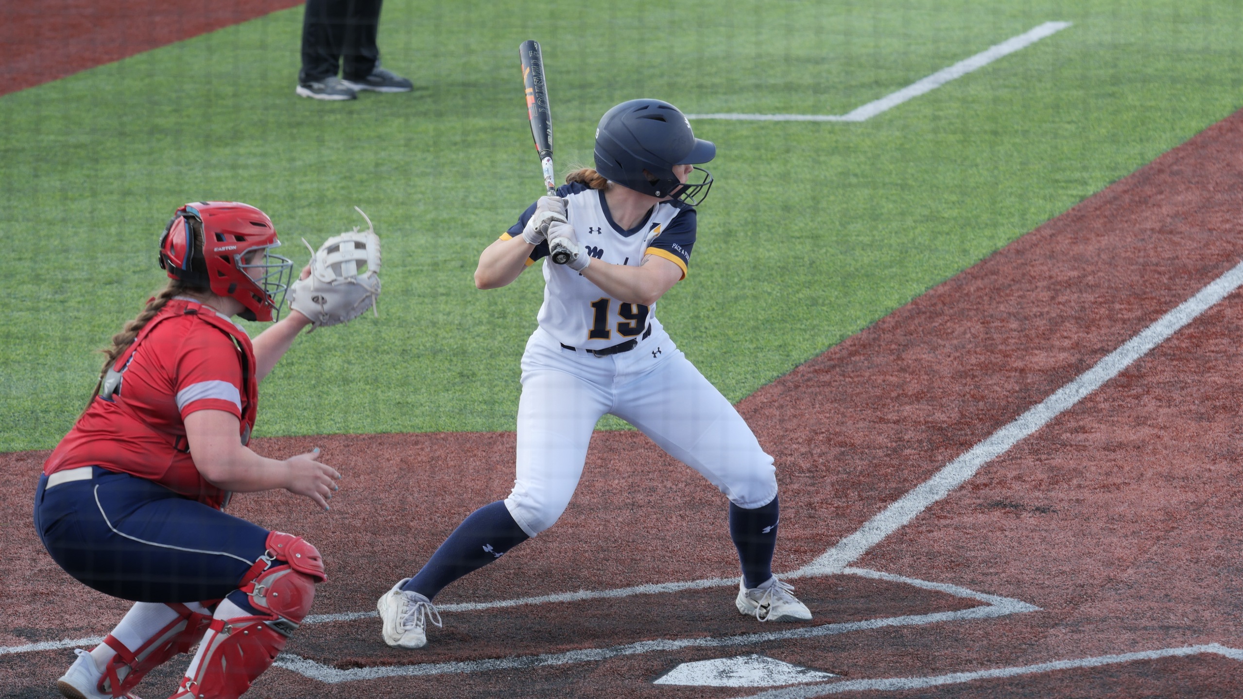 Mustangs split with Yellowjackets, await postseason matchup