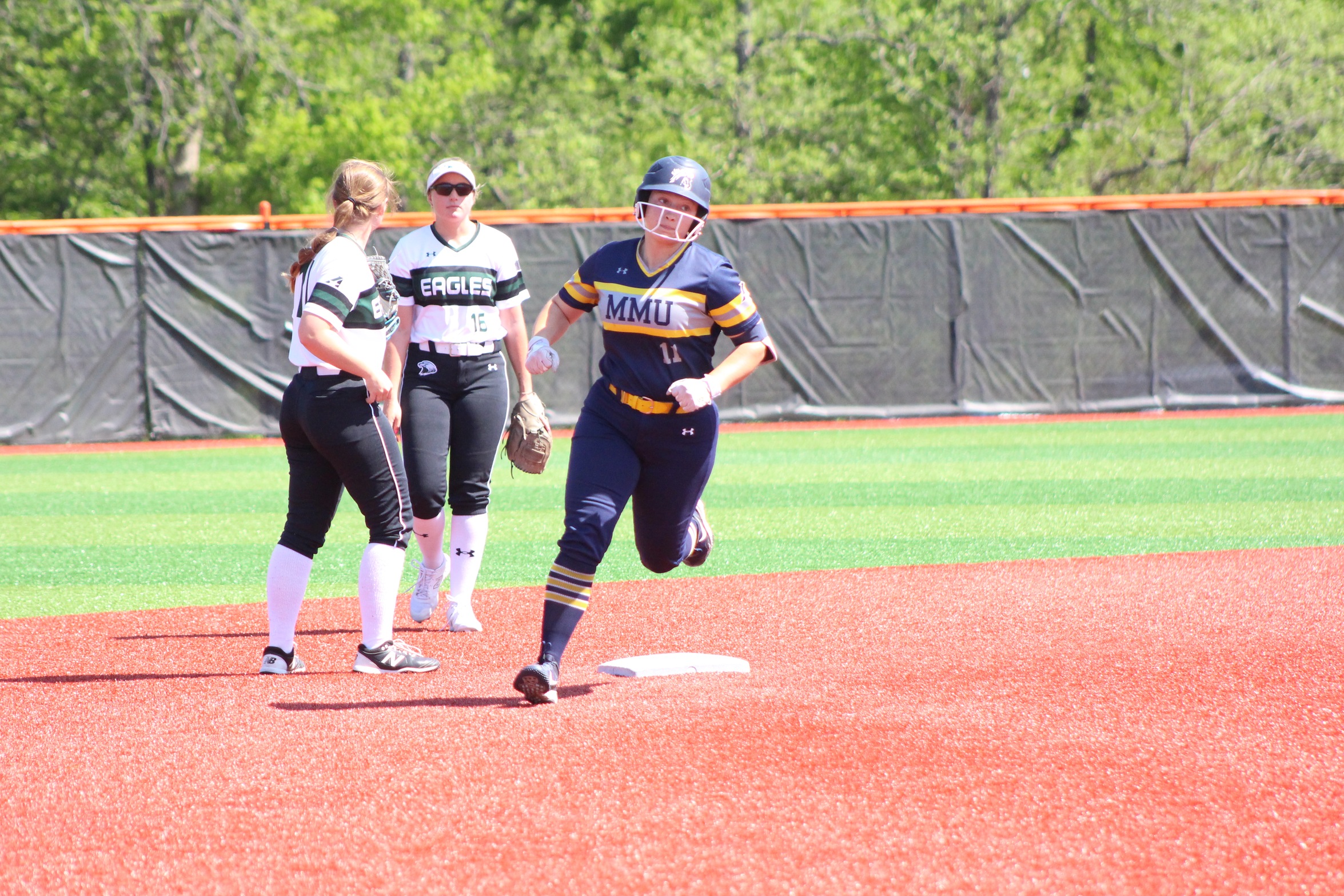 Mustangs Split Opening Doubleheader in Florida