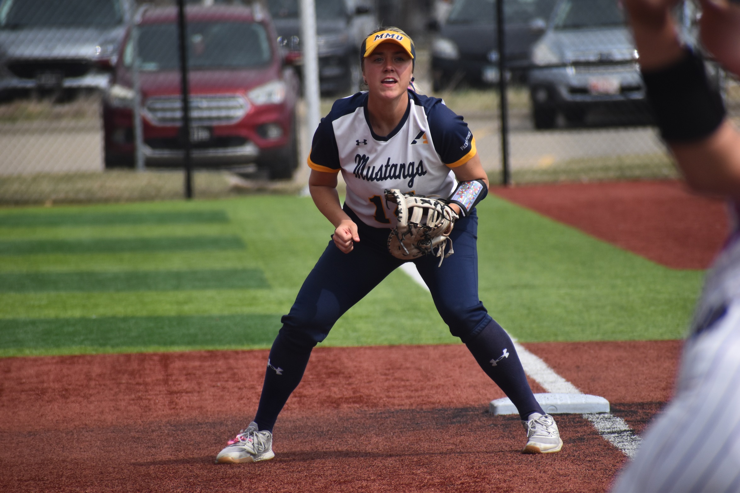 Mustangs Sweep Vikings with Strong Offensive Performance