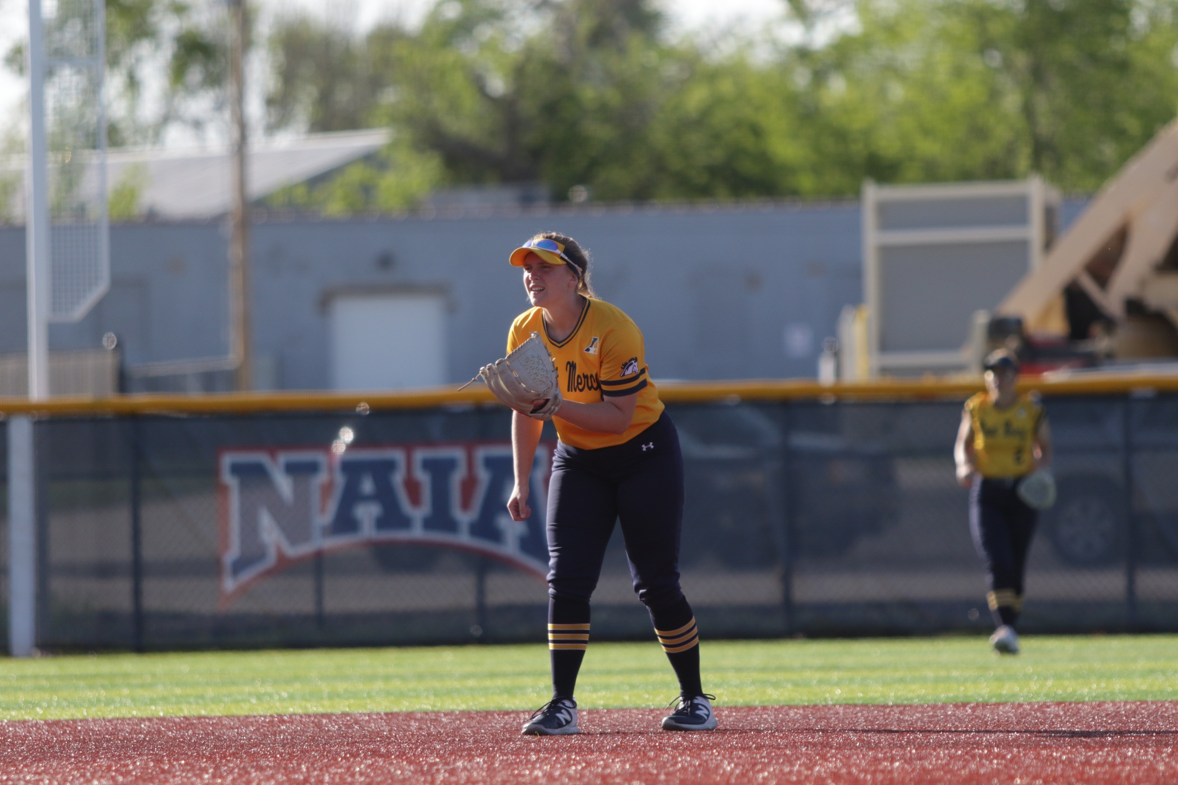 Mustangs Clip V-Hawks&rsquo; Wings with 15-Run Outburst in Series Sweep