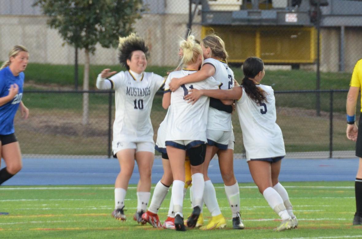 Mustangs nab second-straight league win
