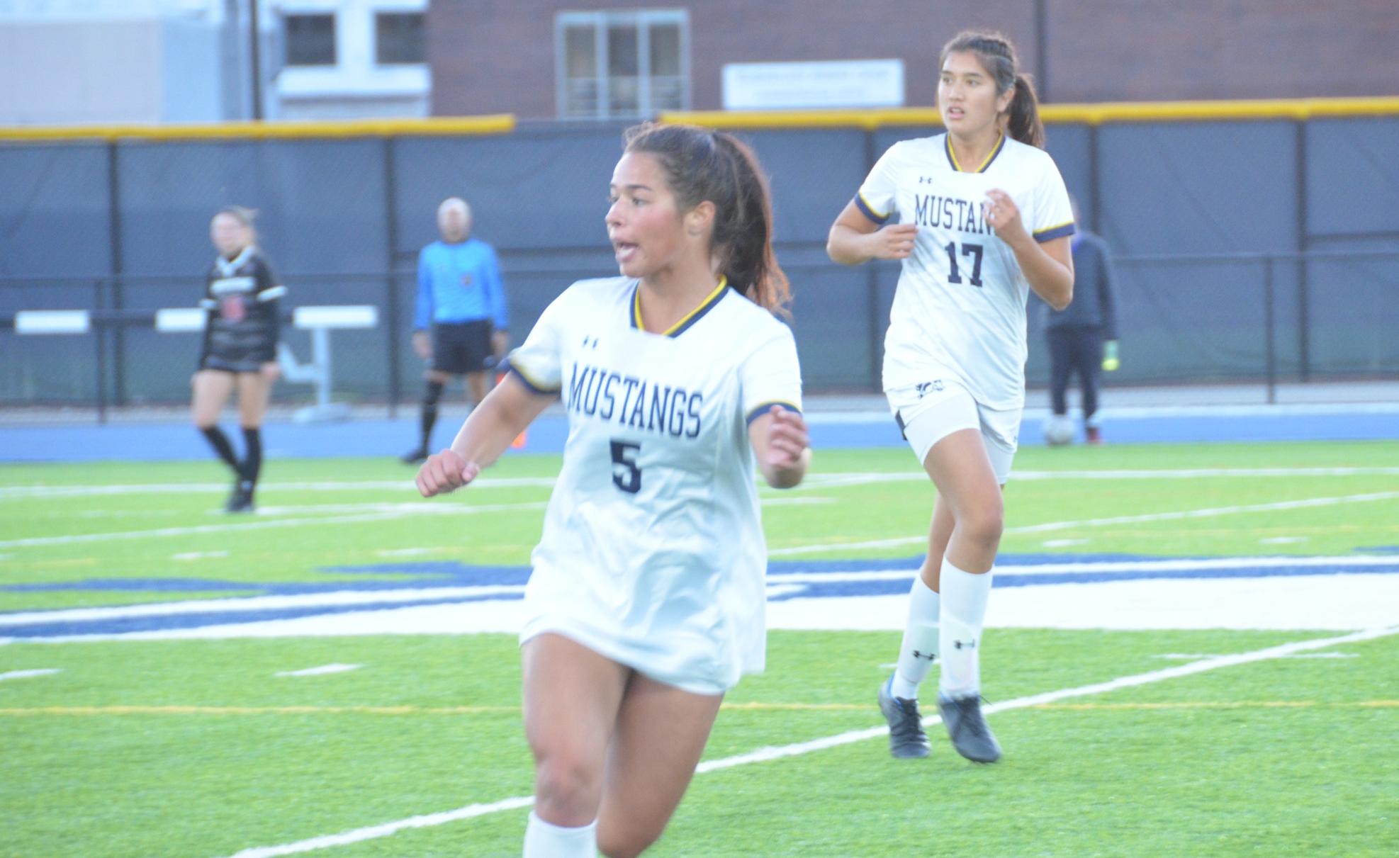 Mustangs fall to Vikings, look ahead to Senior Day