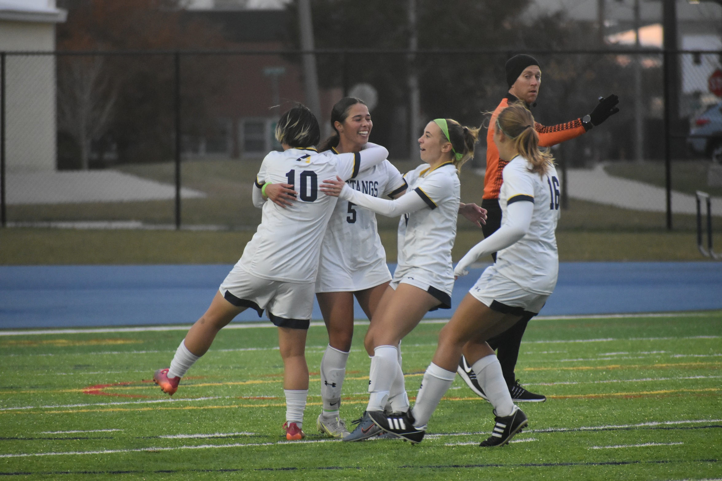 Mustangs stun Statesmen in home finale