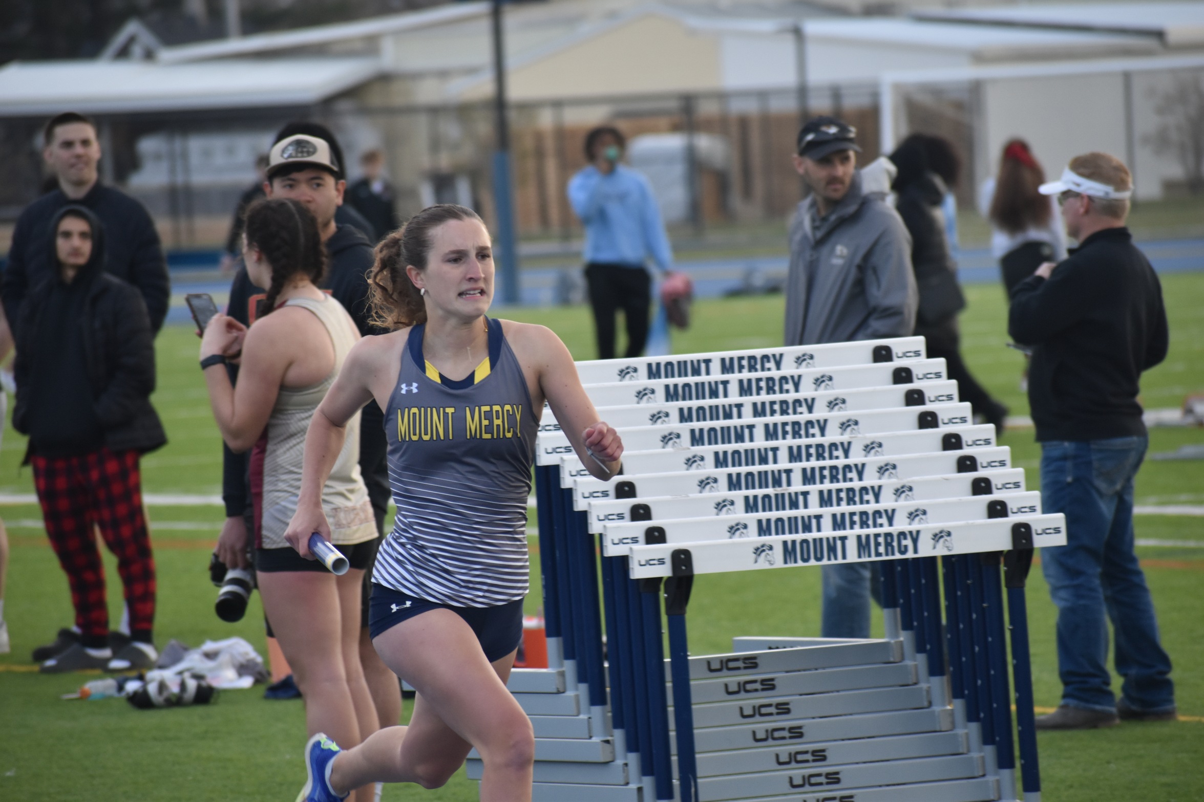 Mustangs Begin Indoor Season With Solid Showing at Finals Week