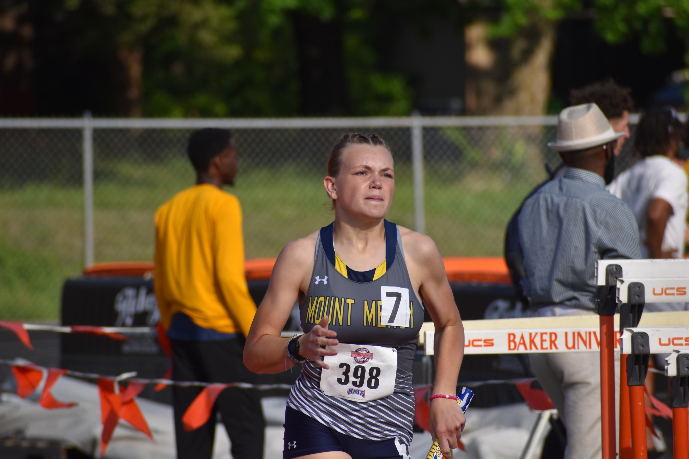 Mustangs Open Outdoor Season at a Successful Rhodes Invite