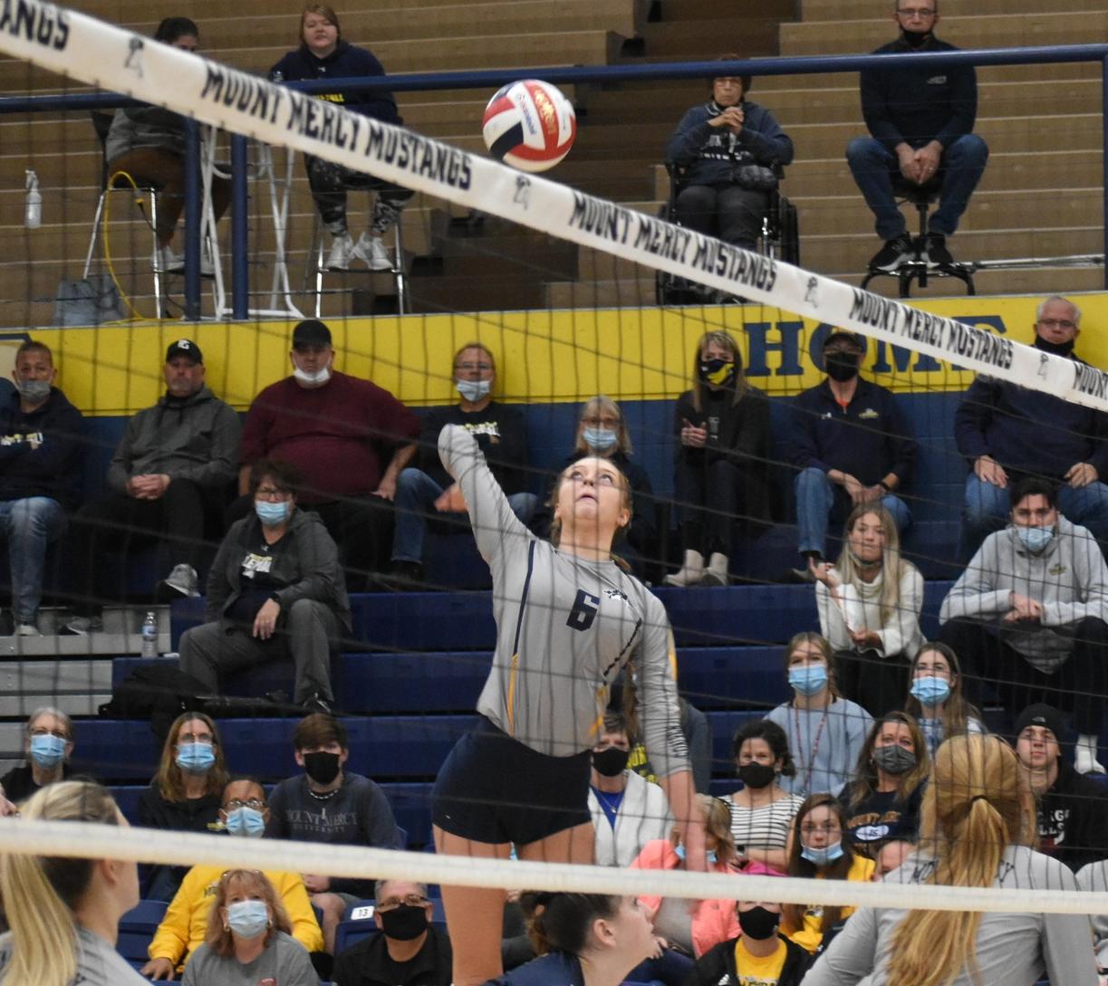 Murphy, Peters lead Mustangs over Wildcats