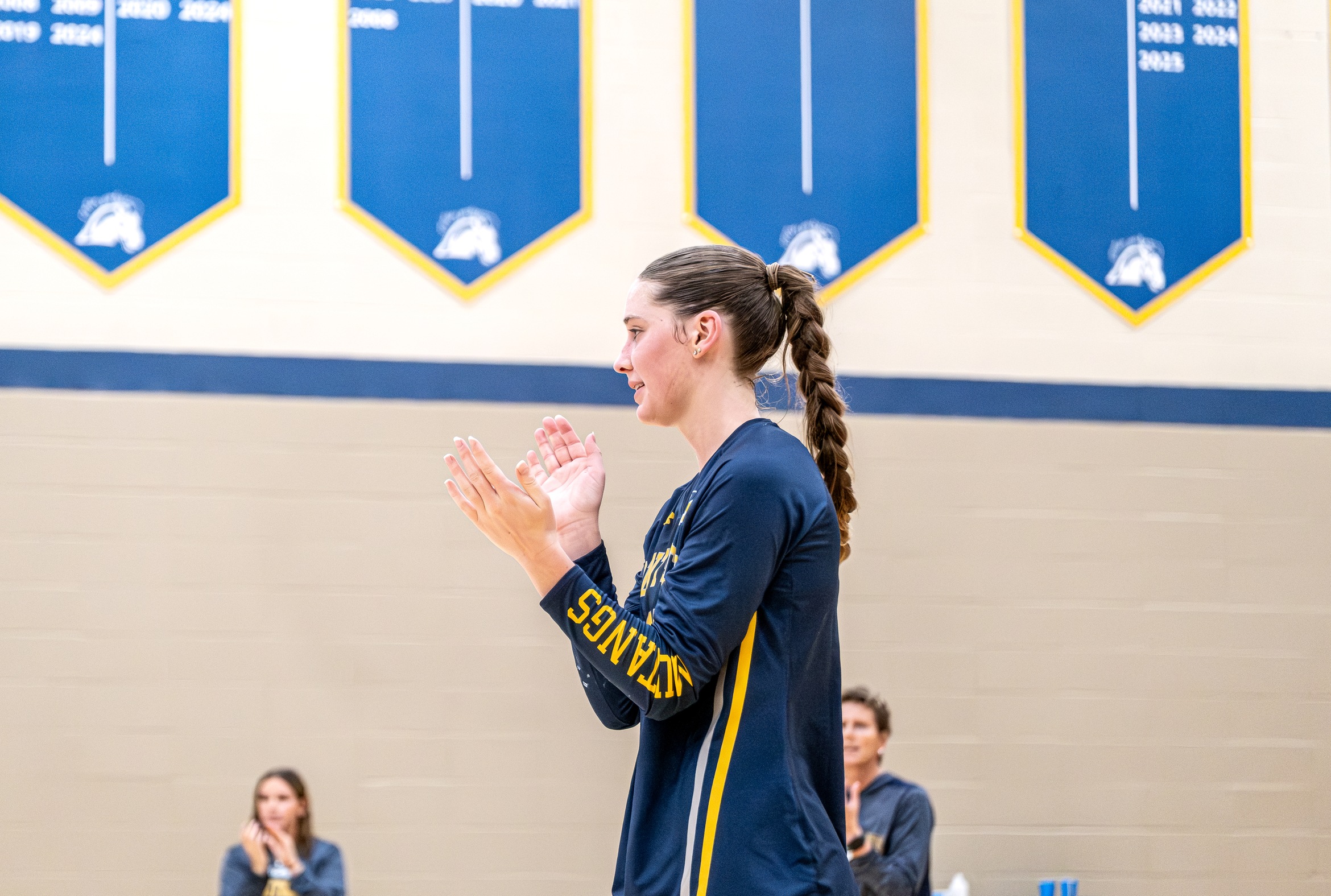 Mustangs Drop Four-Set Road Match to Yellowjackets