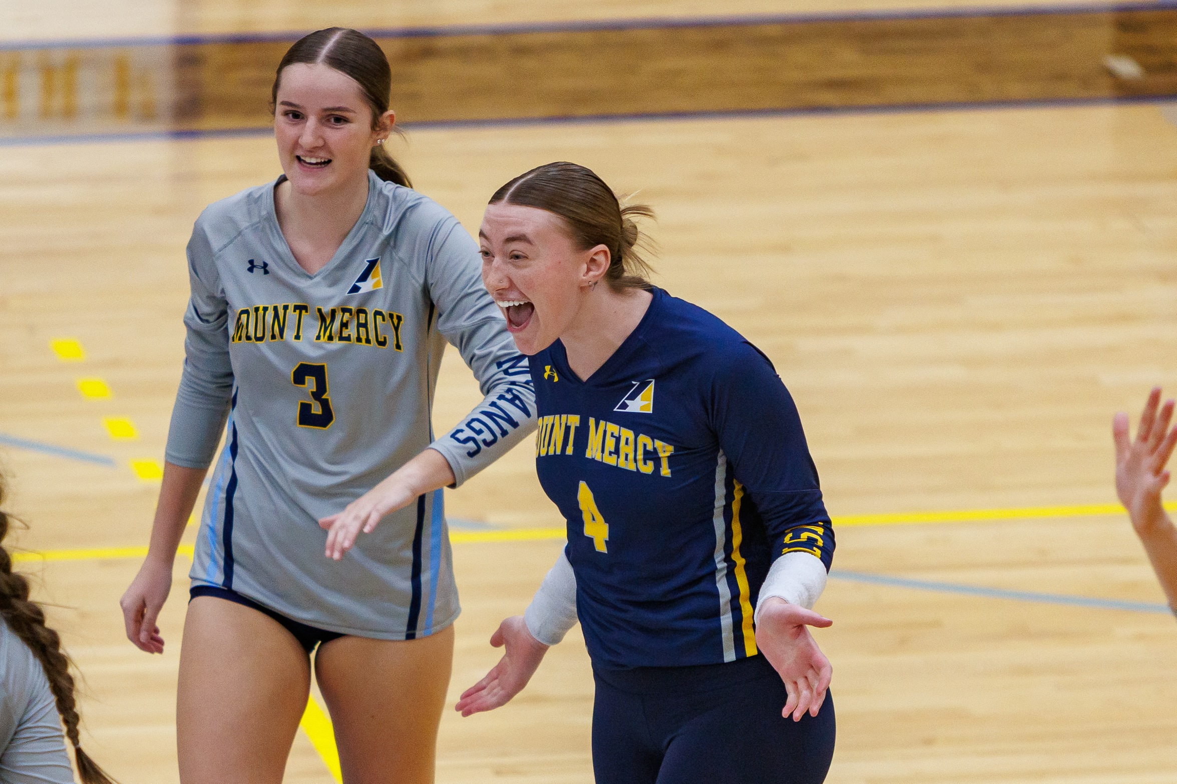 Mustangs Split Early Sets Before Falling to Vikings in Four