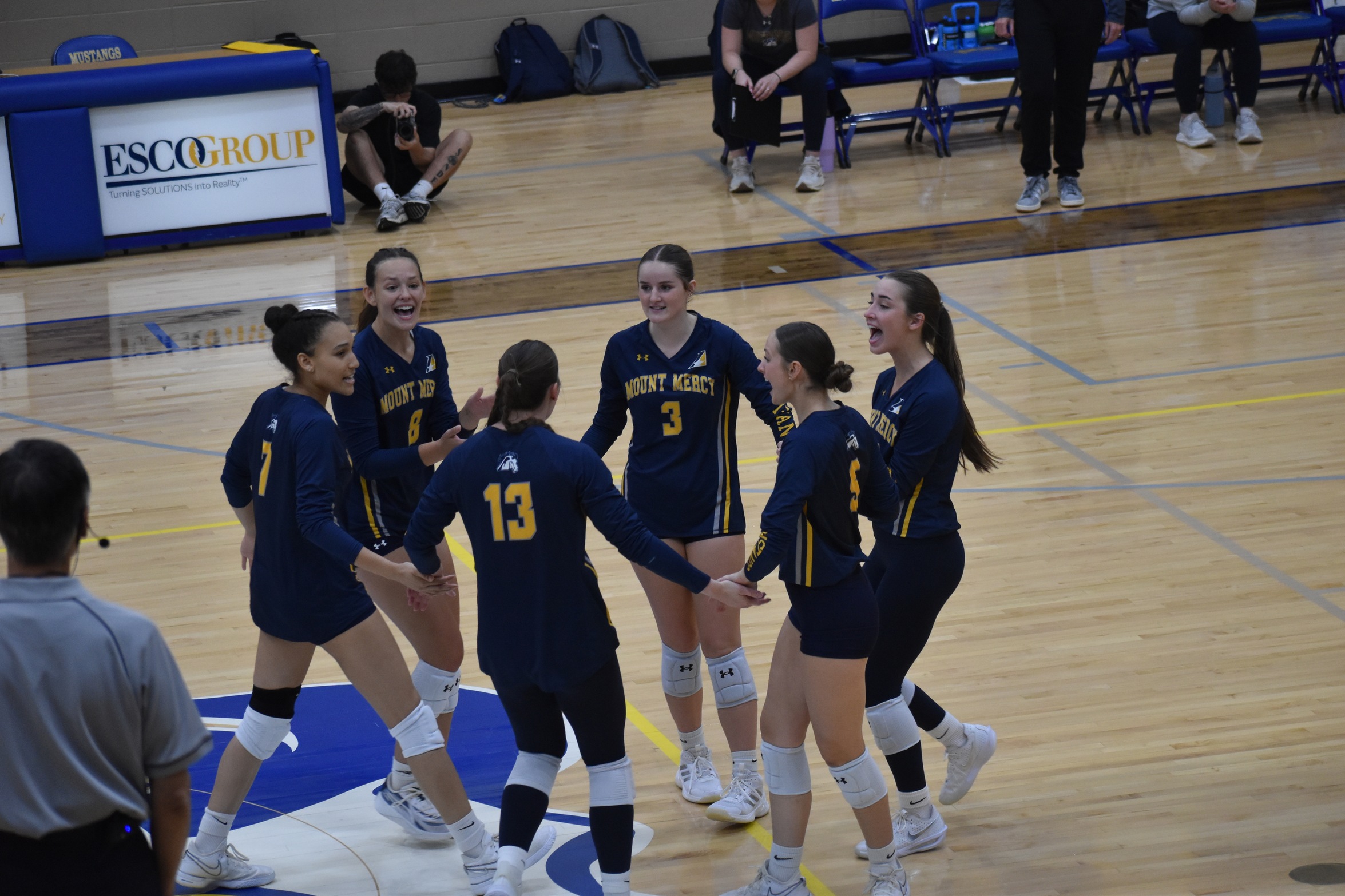 Mustangs Secure Straight-Set Win Against Wildcats